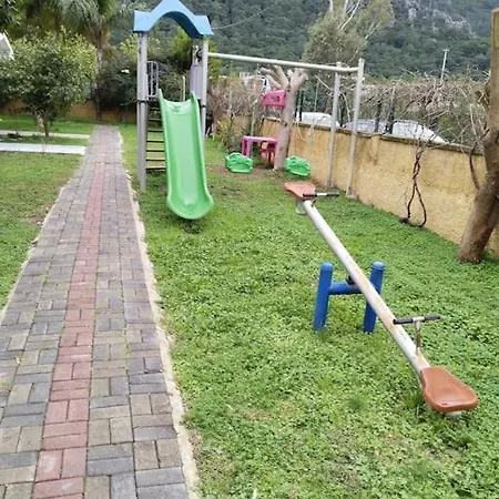 Denize Yakin Genis Αττάλεια
